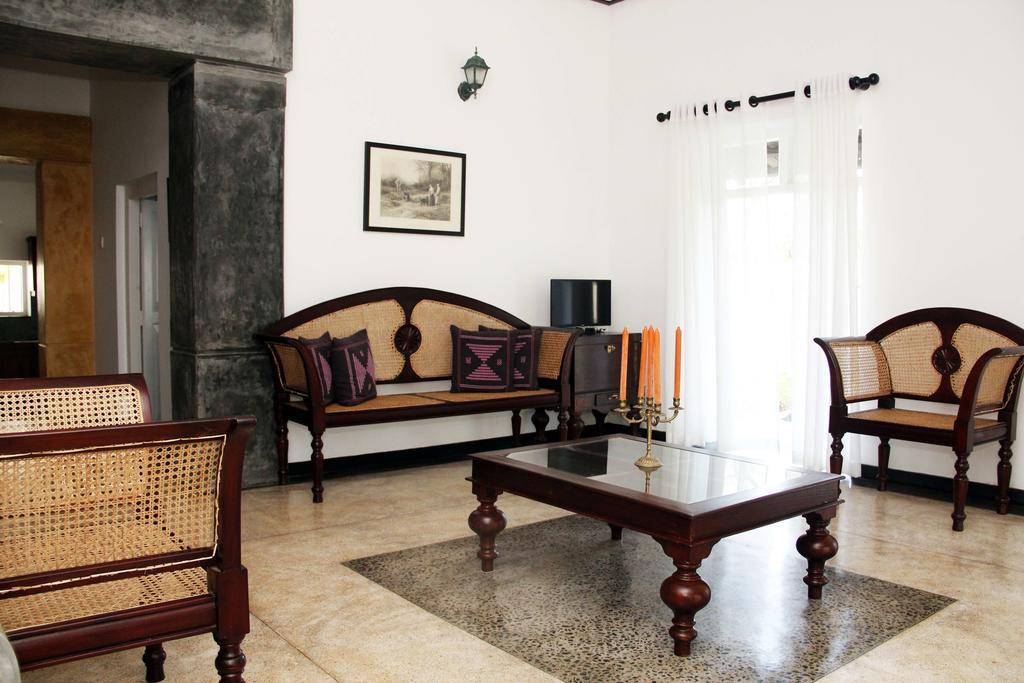 Bilin Tree House Hotel Galle Ruang foto